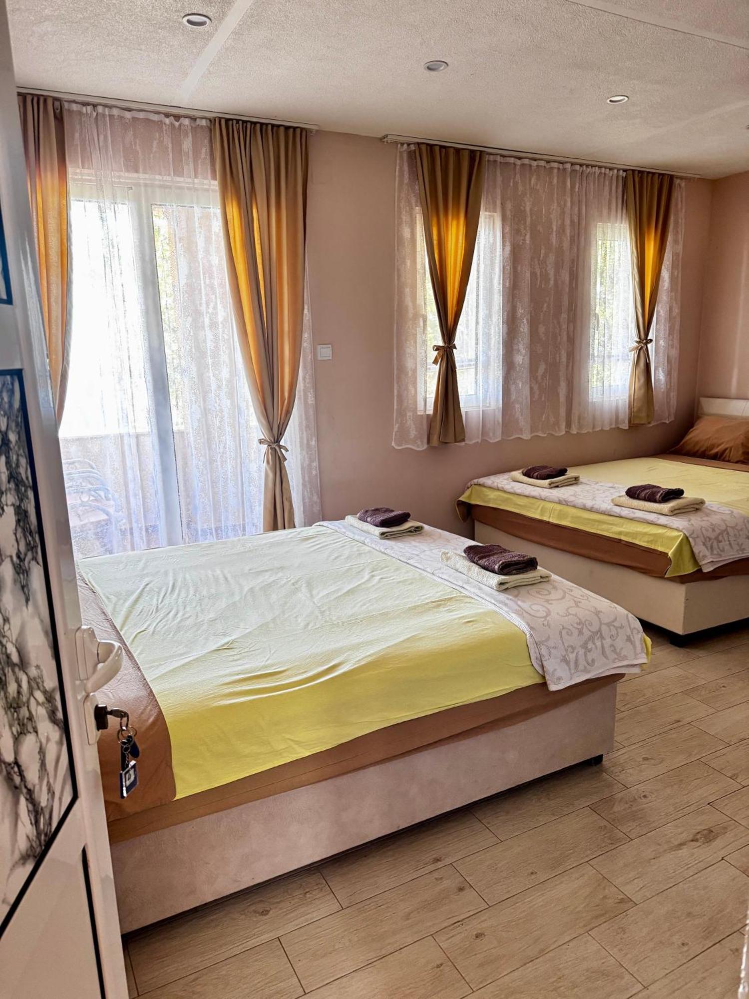 Apartments Tadic Petrovac Exterior photo